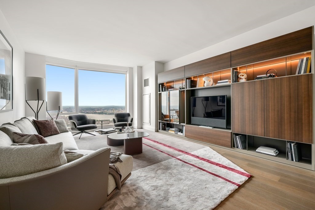 240 Devonshire St #3702