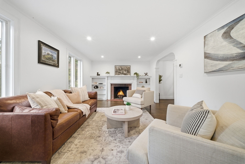 43 Friend St Wakefield, MA 01880