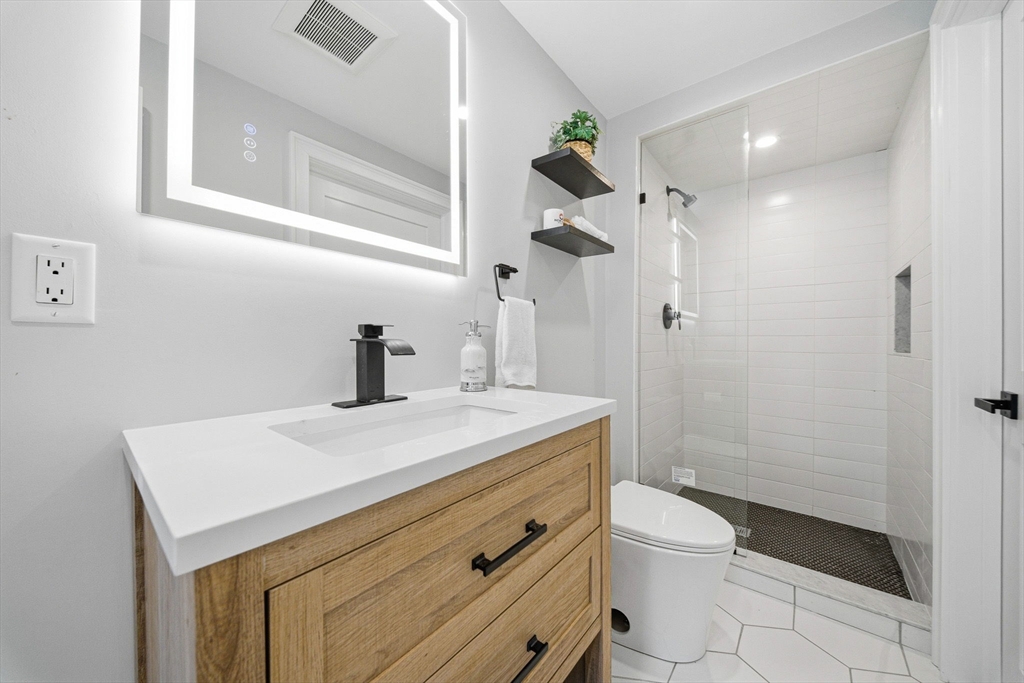 43 Friend St Wakefield, MA 01880