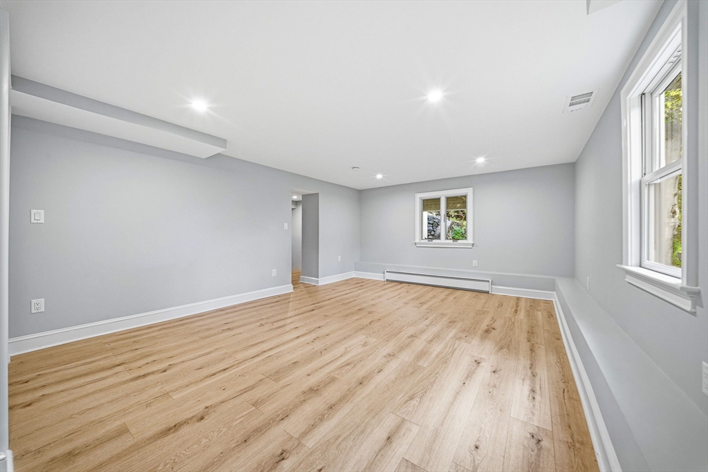 43 Friend St Wakefield, MA 01880