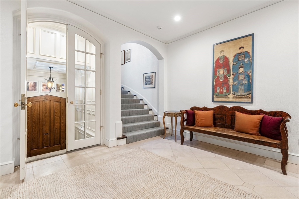 32 Lime St Boston, MA 02108