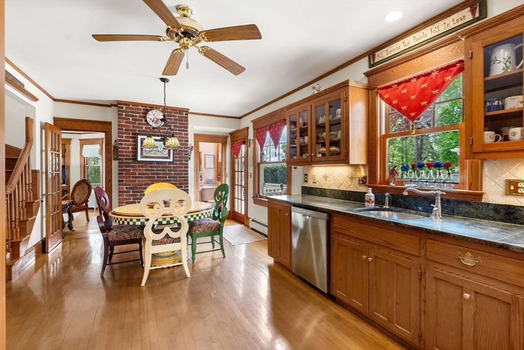 9 White Ave Wakefield, MA 01880