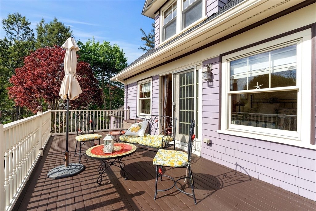 9 White Ave Wakefield, MA 01880