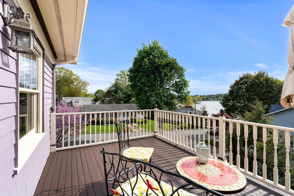 9 White Ave Wakefield, MA 01880