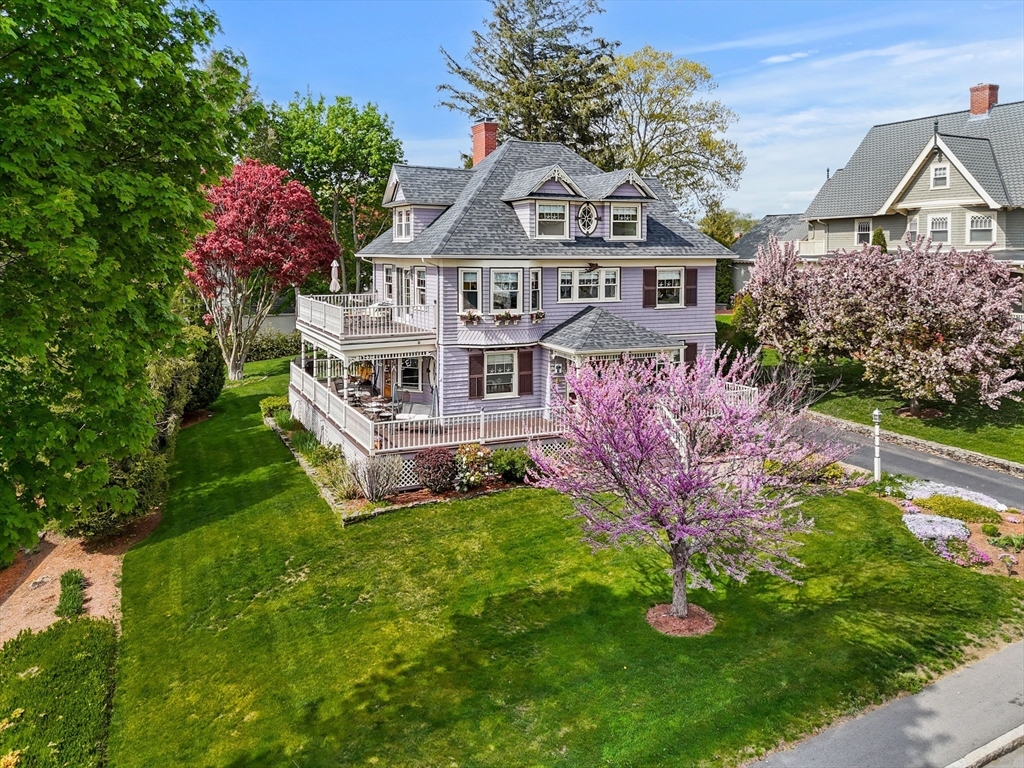 9 White Ave Wakefield, MA 01880