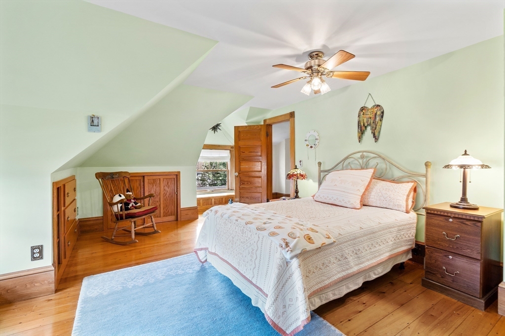 9 White Ave Wakefield, MA 01880