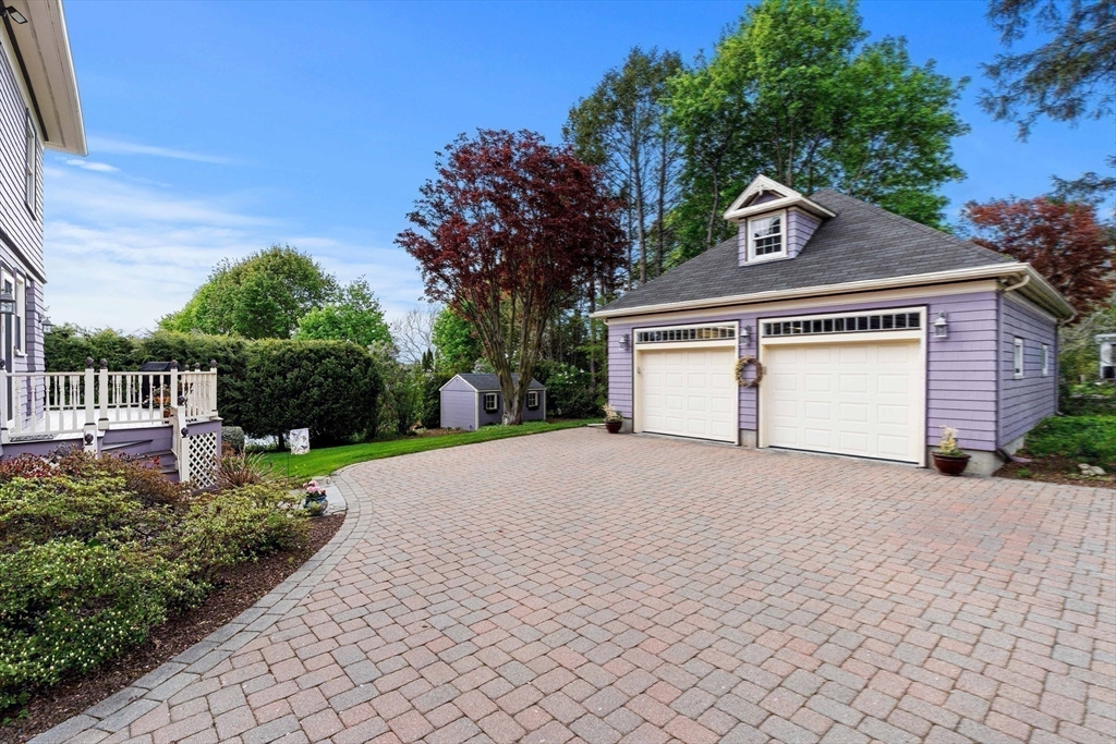 9 White Ave Wakefield, MA 01880