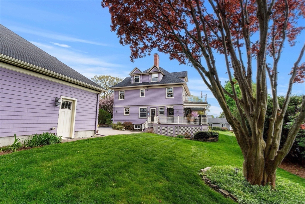 9 White Ave Wakefield, MA 01880