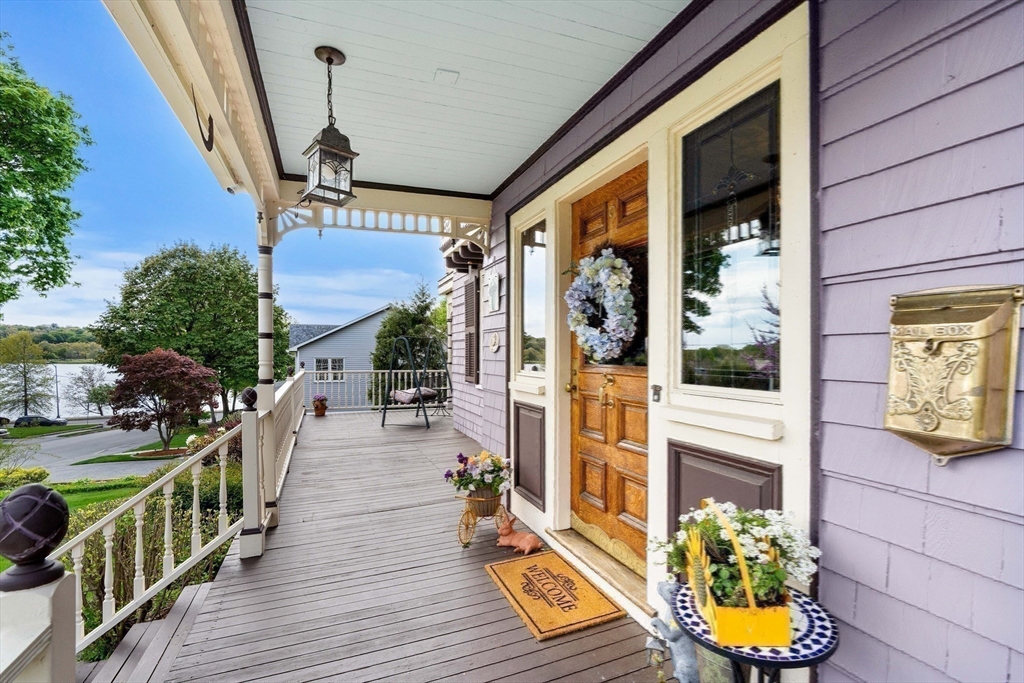 9 White Ave Wakefield, MA 01880