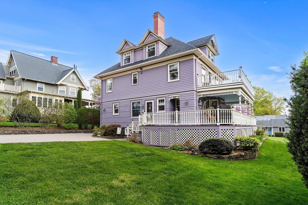 9 White Ave Wakefield, MA 01880
