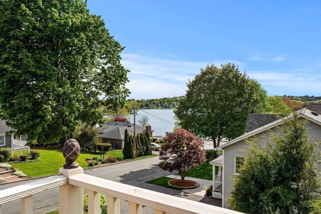 9 White Ave Wakefield, MA 01880