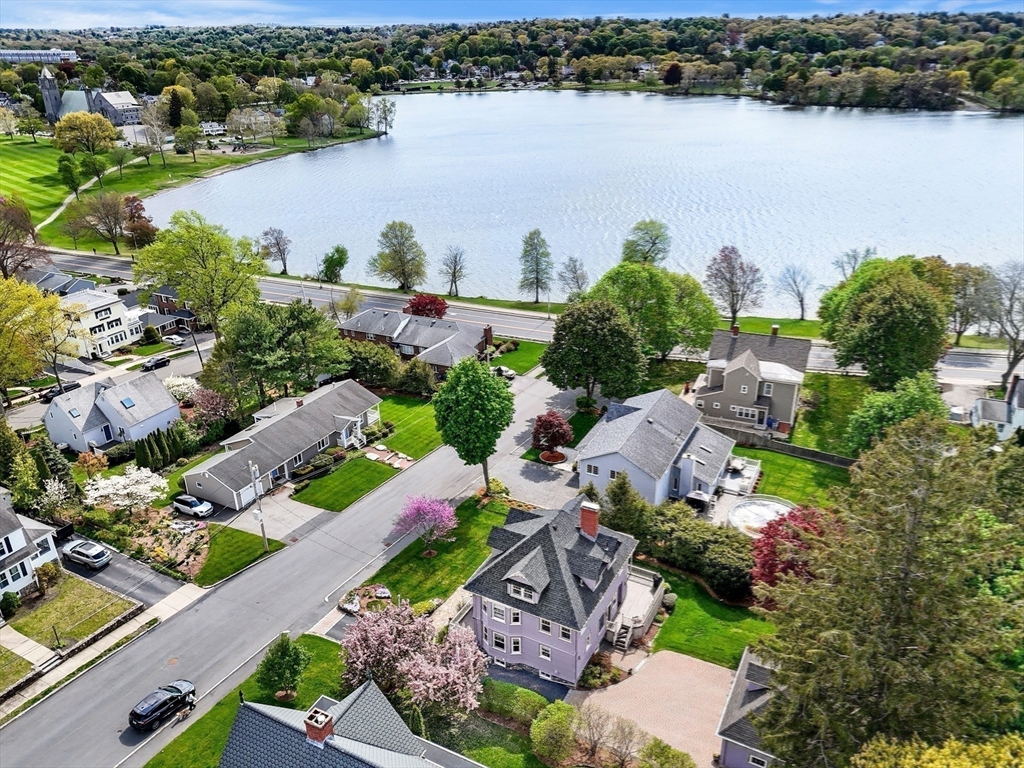 9 White Ave Wakefield, MA 01880