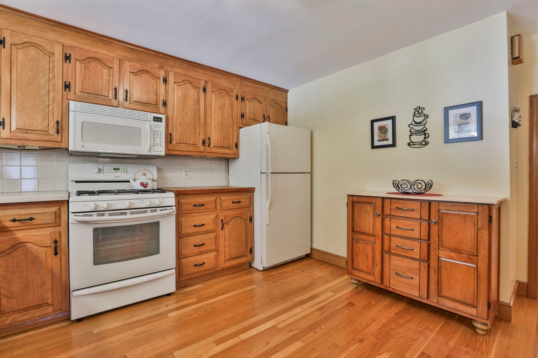 93 Butler Ave Wakefield, MA 01880