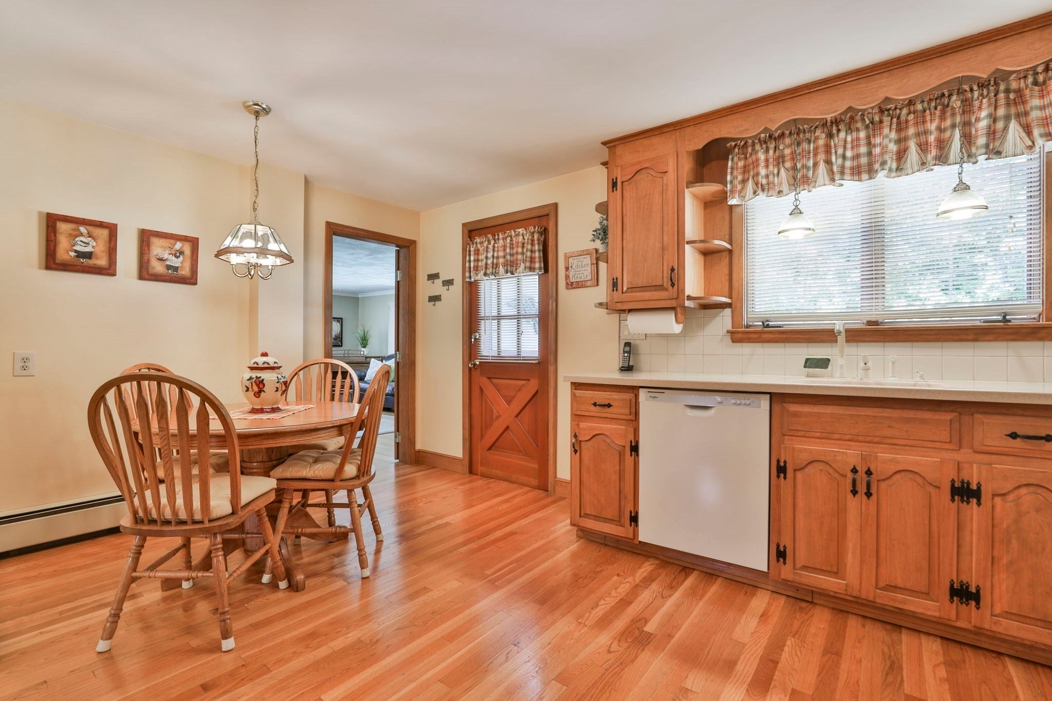 93 Butler Ave Wakefield, MA 01880