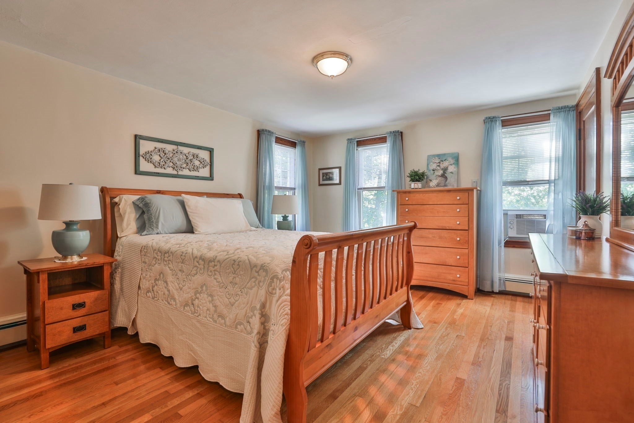 93 Butler Ave Wakefield, MA 01880