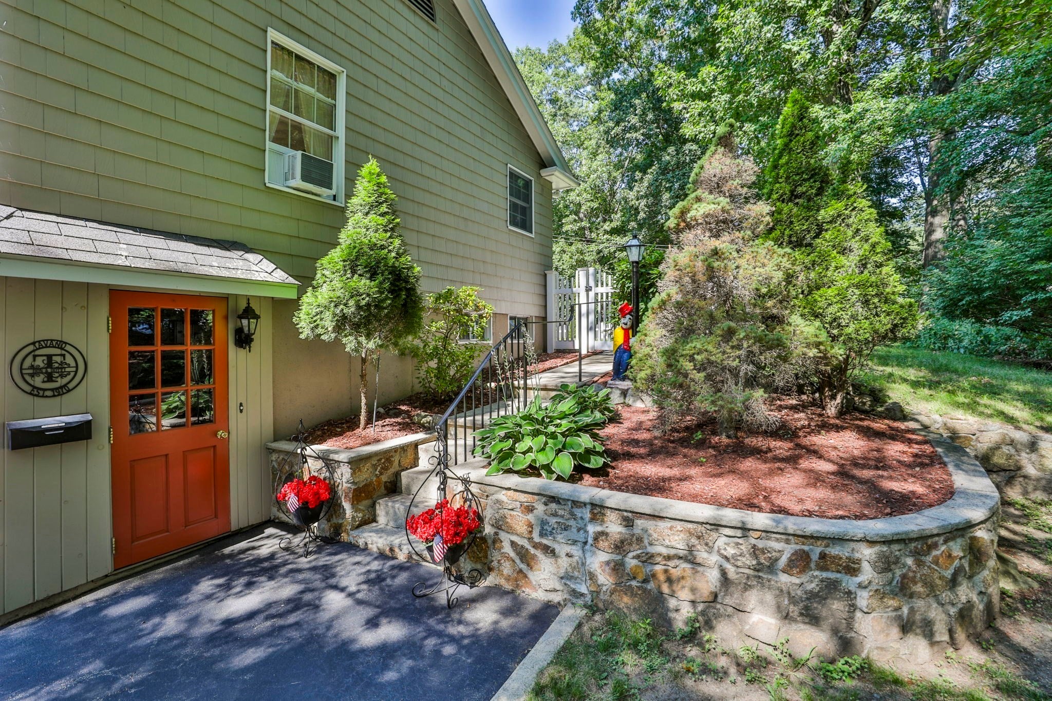 93 Butler Ave Wakefield, MA 01880