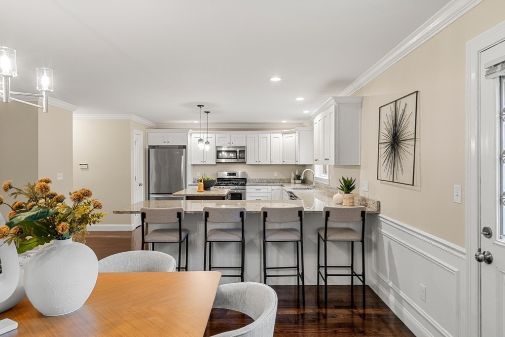 27 Pearl St #2 Wakefield, MA 01880 27 Pearl St #2 Wakefield, MA 01880