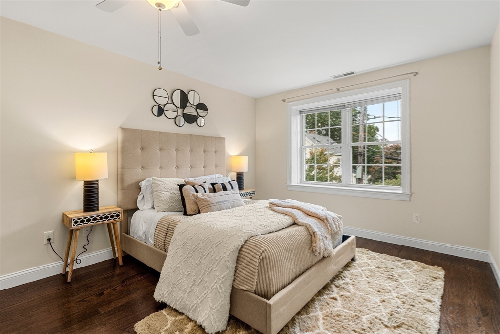 27 Pearl St #2 Wakefield, MA 01880 27 Pearl St #2 Wakefield, MA 01880