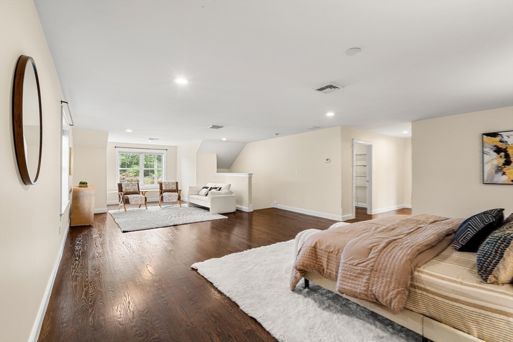27 Pearl St #2 Wakefield, MA 01880 27 Pearl St #2 Wakefield, MA 01880