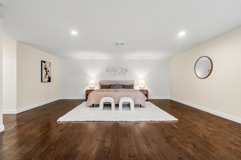 27 Pearl St #2 Wakefield, MA 01880 27 Pearl St #2 Wakefield, MA 01880