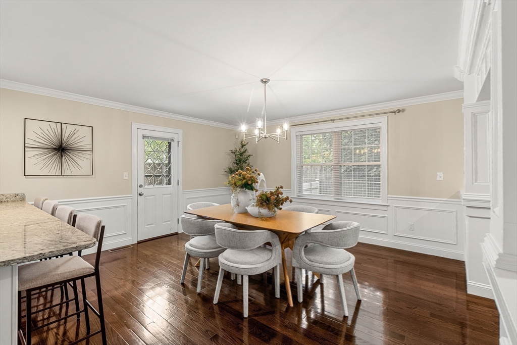 27 Pearl St #2 Wakefield, MA 01880 27 Pearl St #2 Wakefield, MA 01880