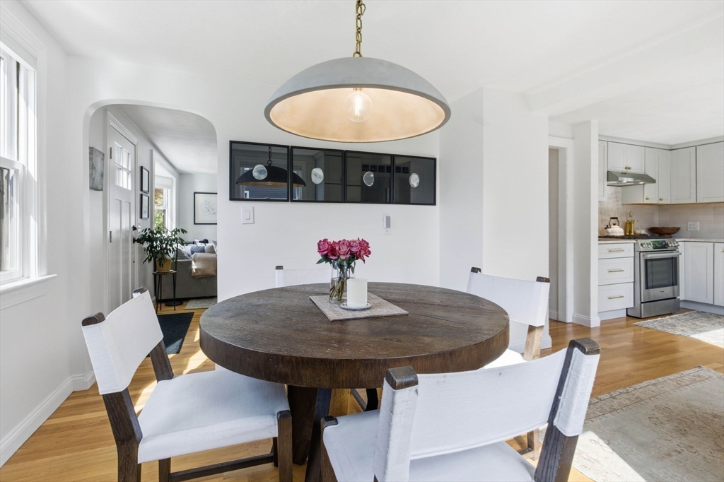 16 Beebe Ln Wakefield, MA 01880