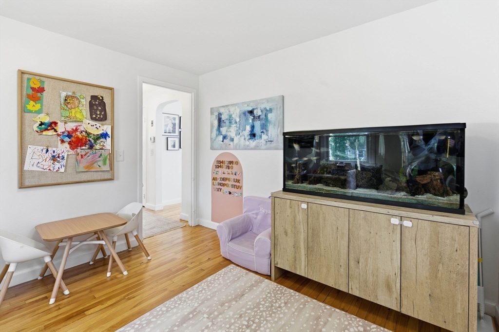 16 Beebe Ln Wakefield, MA 01880