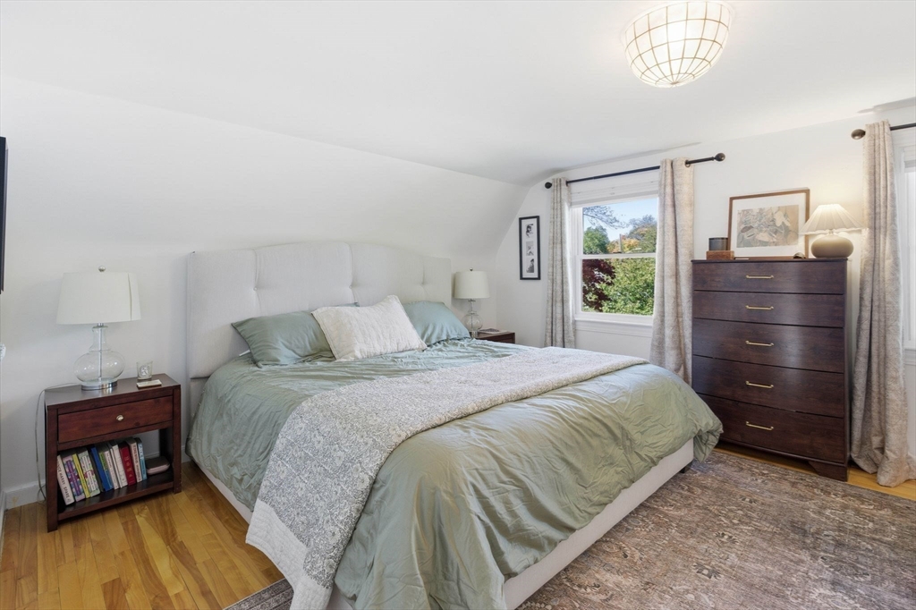 16 Beebe Ln Wakefield, MA 01880