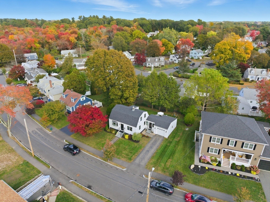 16 Beebe Ln Wakefield, MA 01880