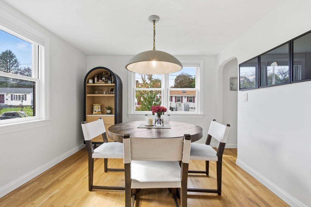 16 Beebe Ln Wakefield, MA 01880