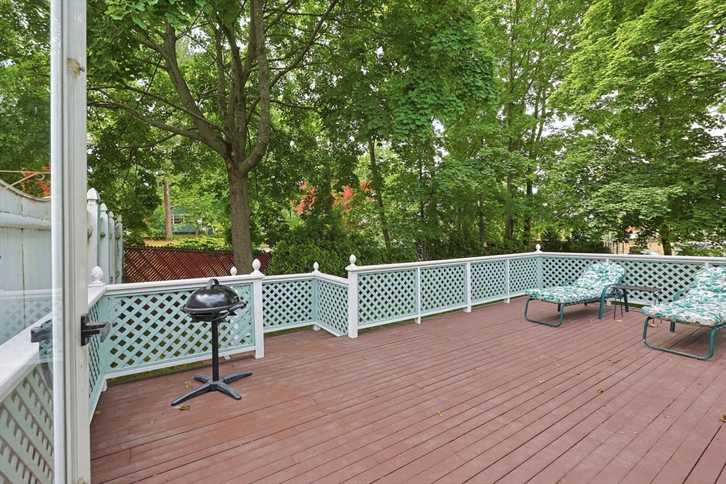 11 Preston St Wakefield, MA 01880