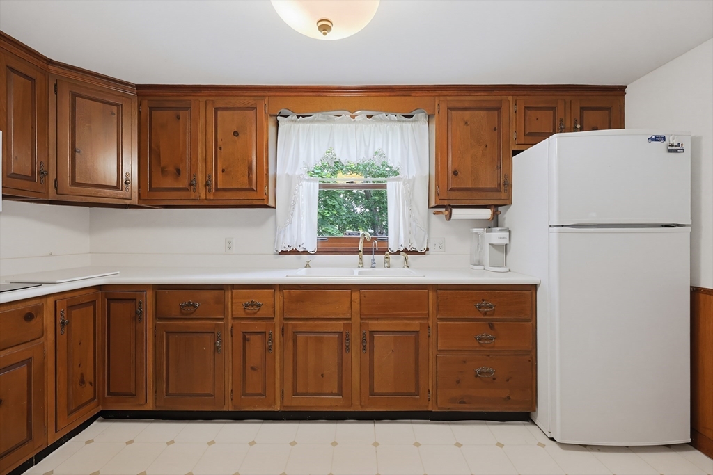 11 Preston St Wakefield, MA 01880