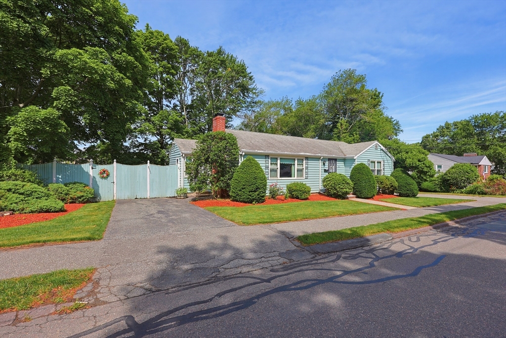 11 Preston St Wakefield, MA 01880