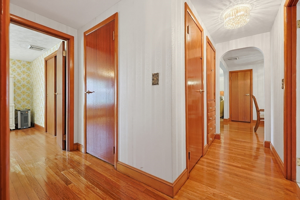 11 Preston St Wakefield, MA 01880