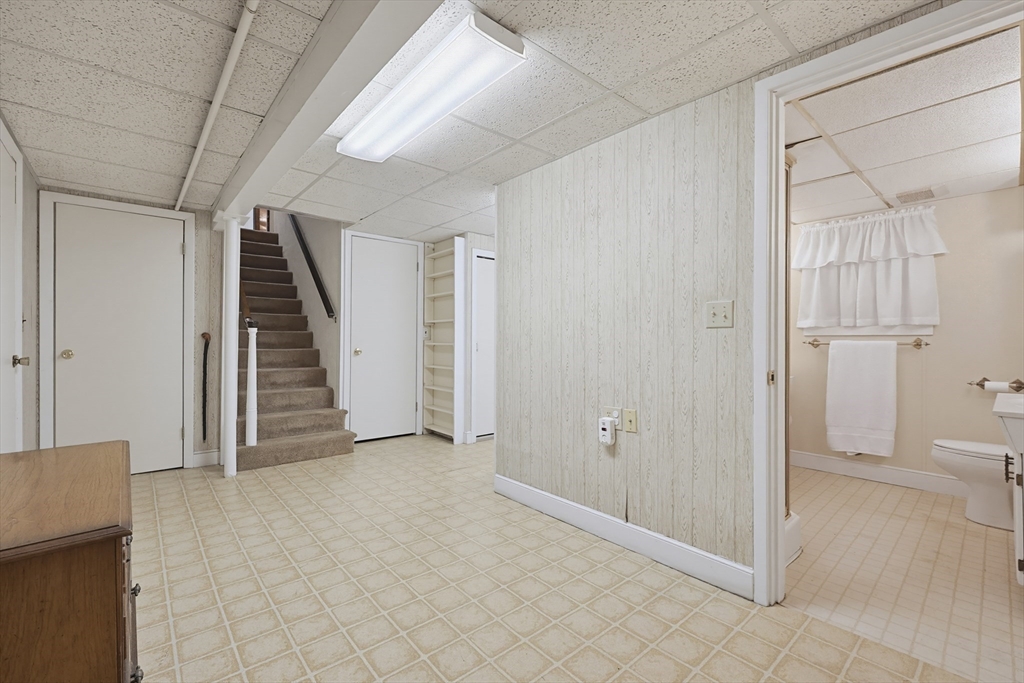 11 Preston St Wakefield, MA 01880