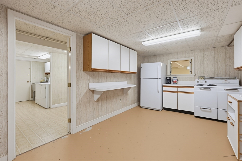 11 Preston St Wakefield, MA 01880