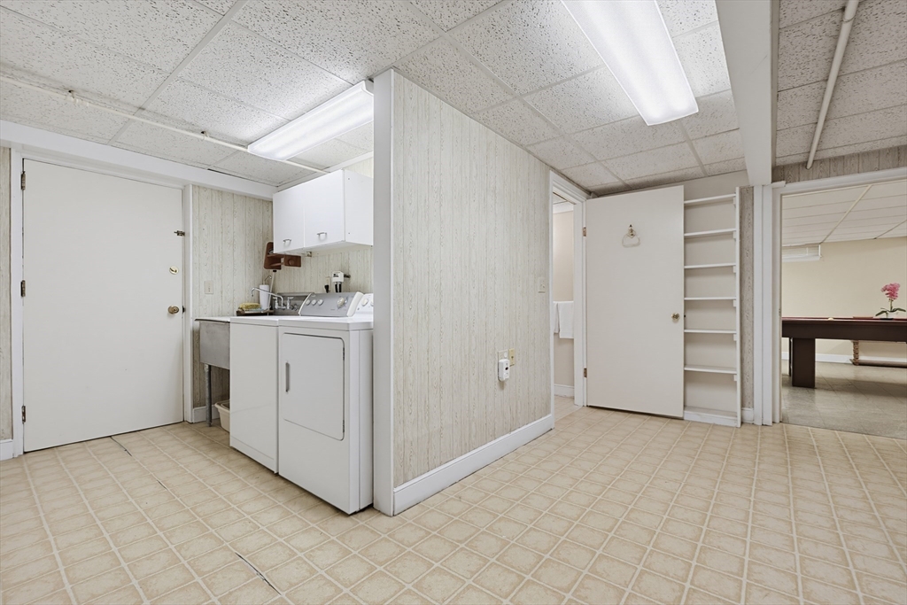 11 Preston St Wakefield, MA 01880