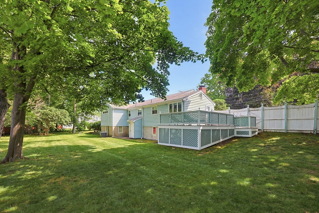 11 Preston St Wakefield, MA 01880
