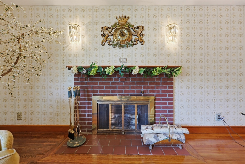 11 Preston St Wakefield, MA 01880