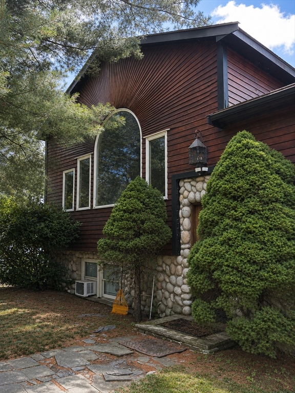 5 Kathleen Dr Wakefield, MA 01880