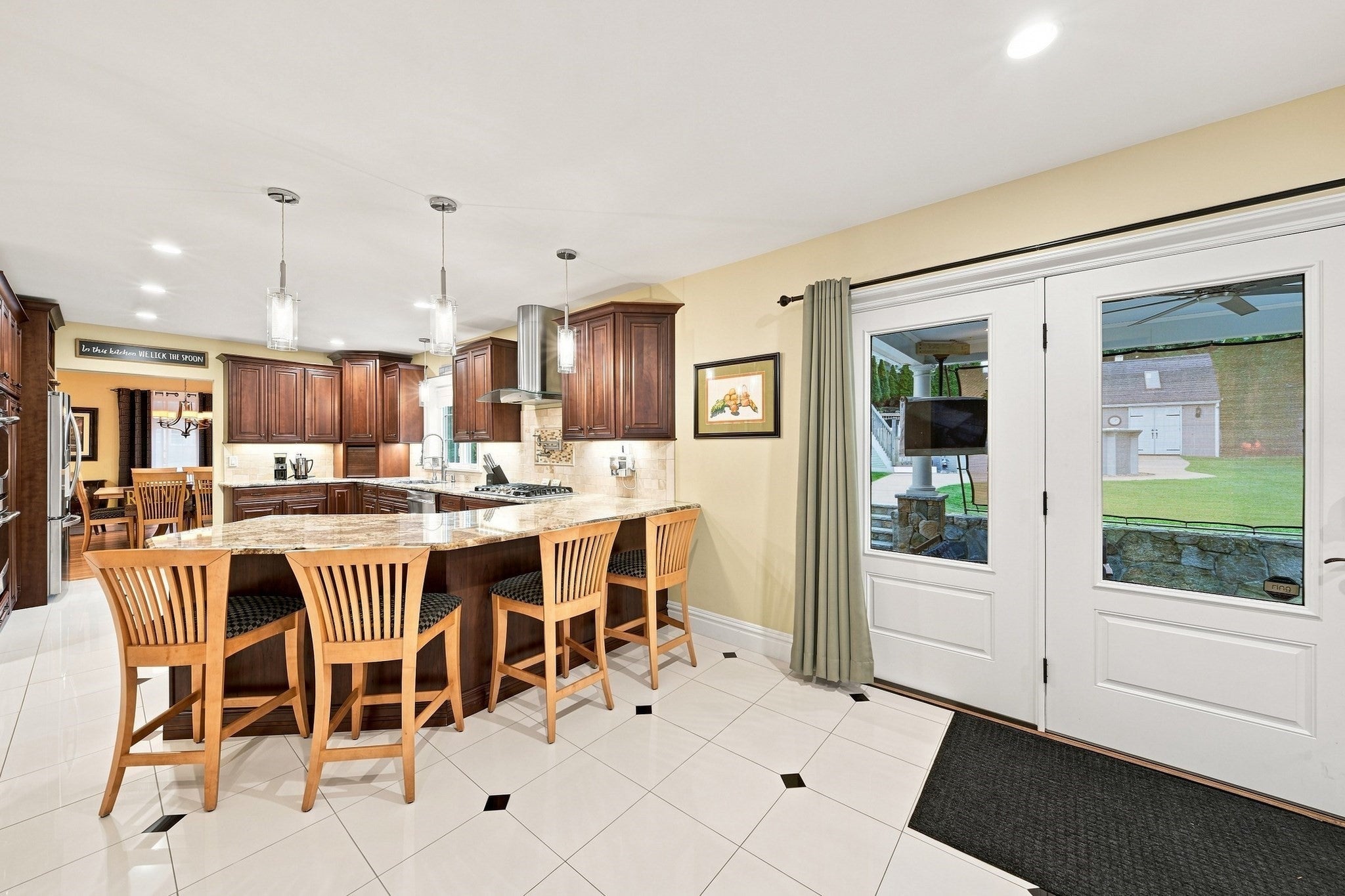 5 Dell Ave Wakefield, MA 01880