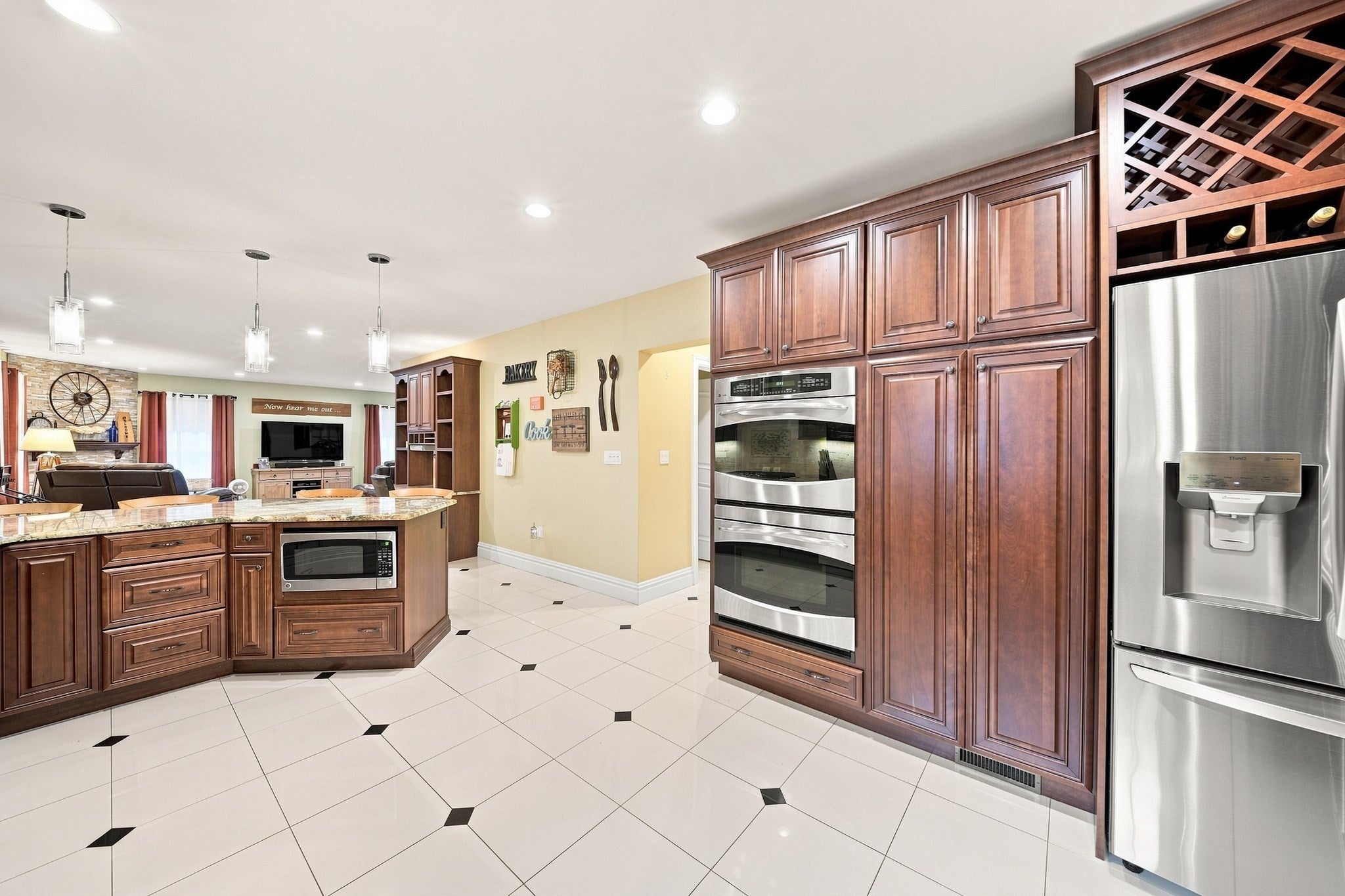 5 Dell Ave Wakefield, MA 01880
