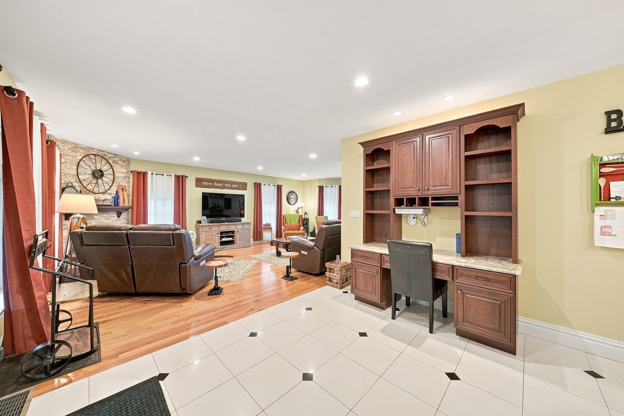 5 Dell Ave Wakefield, MA 01880