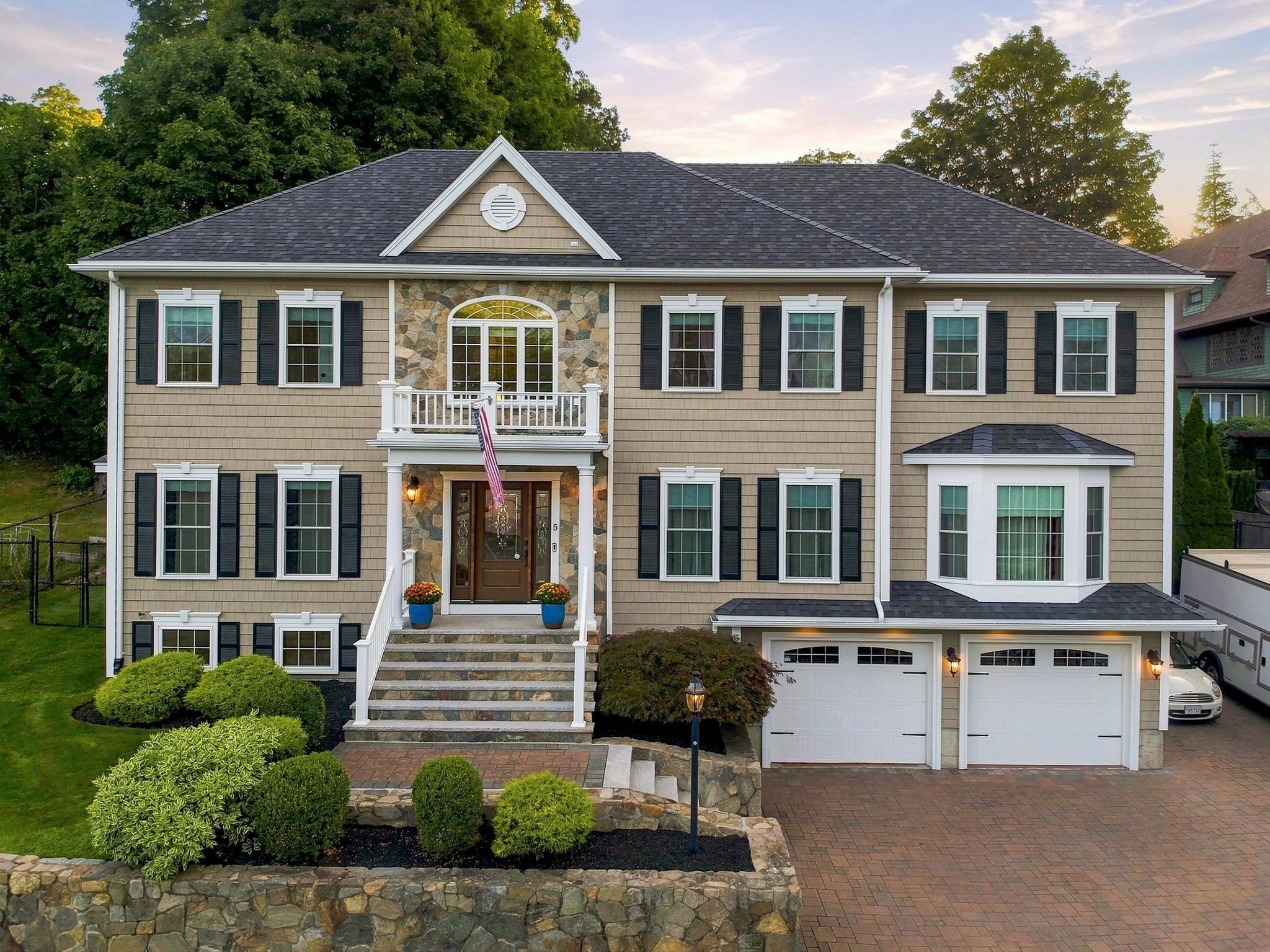 5 Dell Ave Wakefield, MA 01880