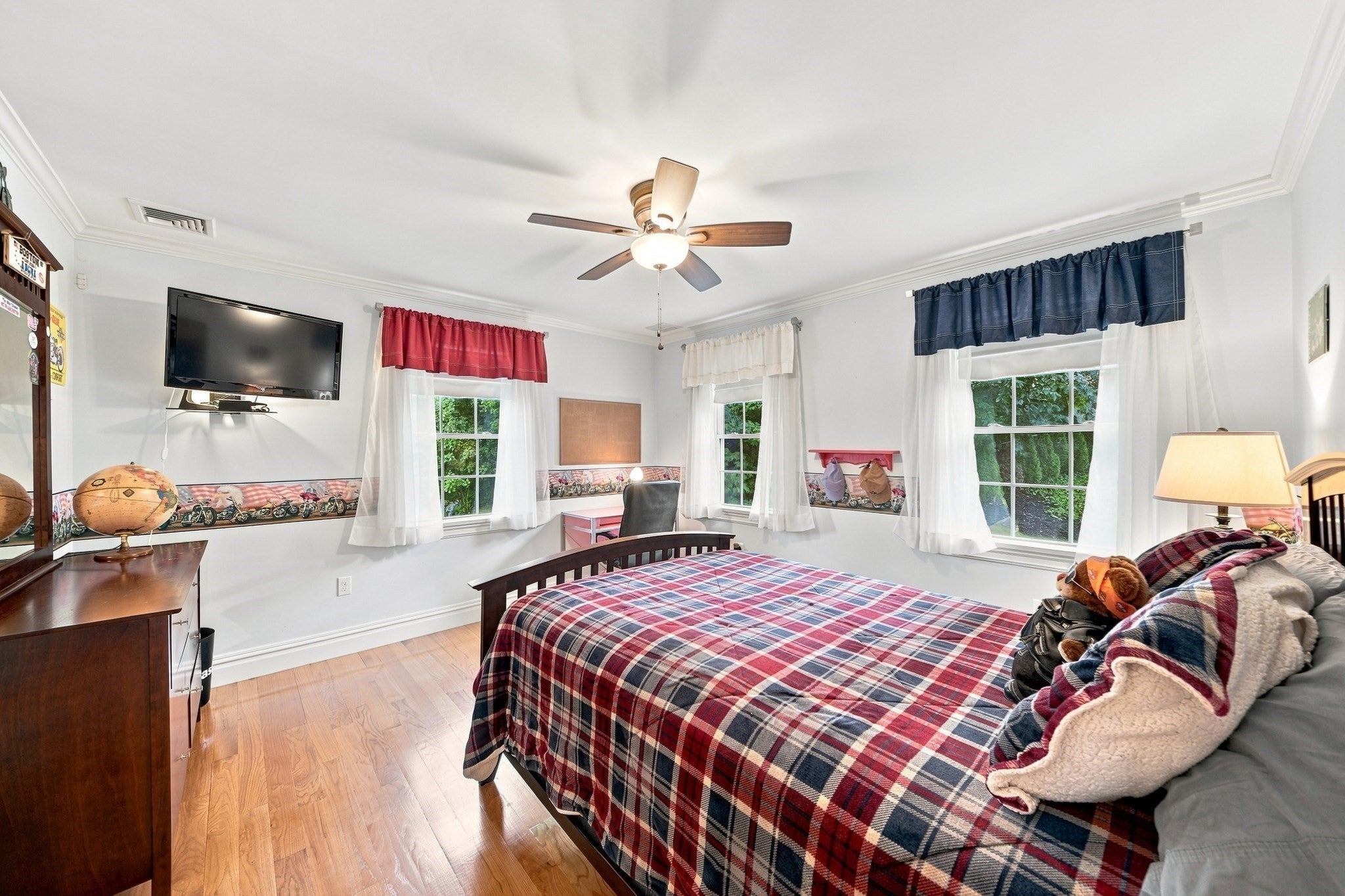 5 Dell Ave Wakefield, MA 01880