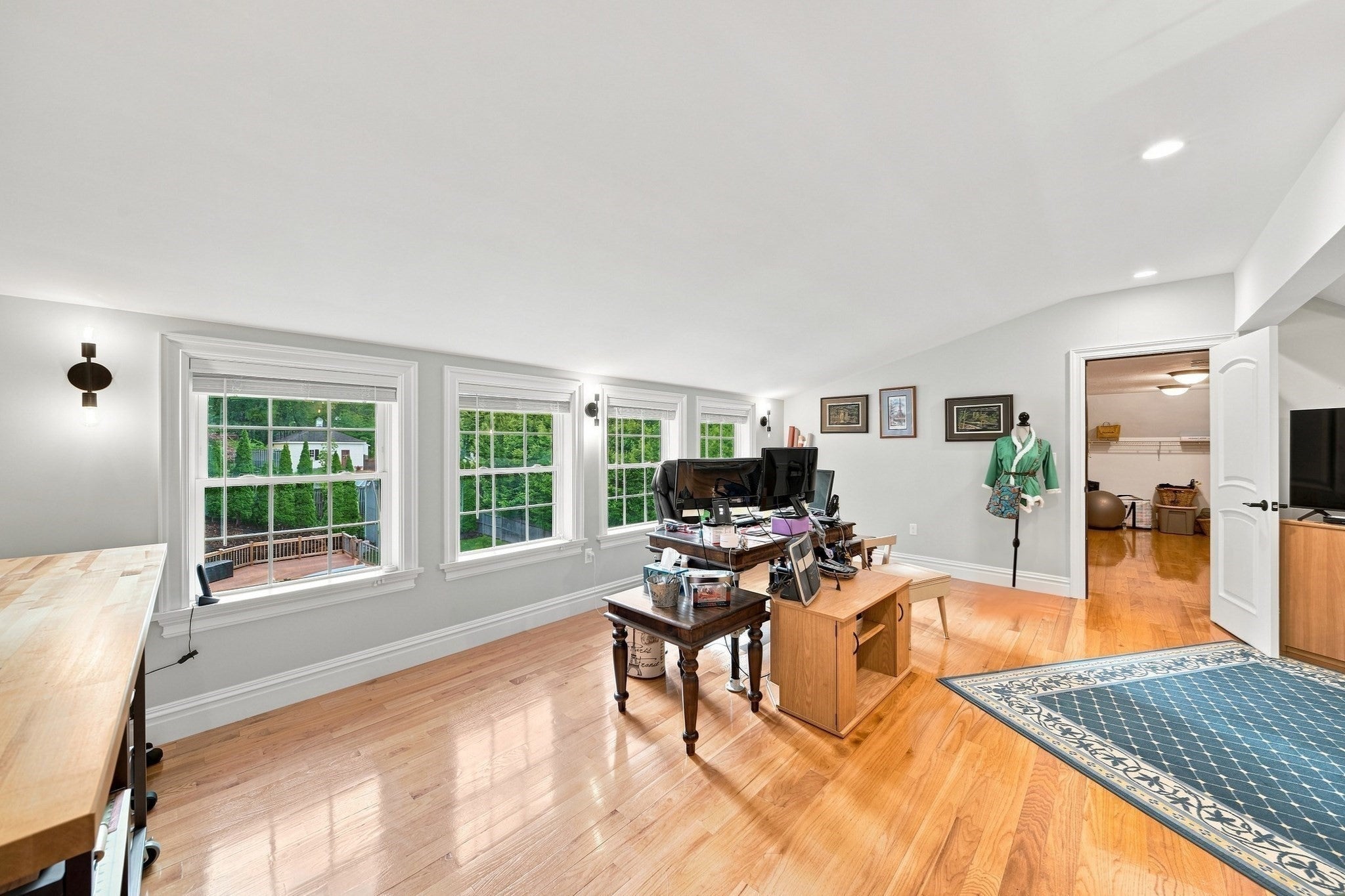 5 Dell Ave Wakefield, MA 01880