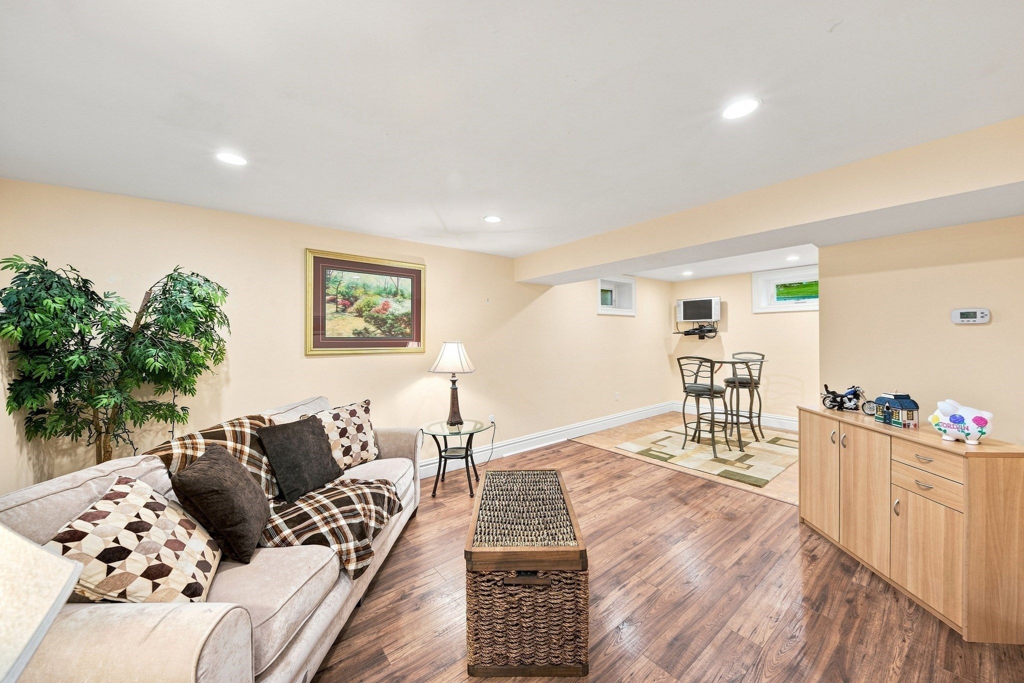 5 Dell Ave Wakefield, MA 01880