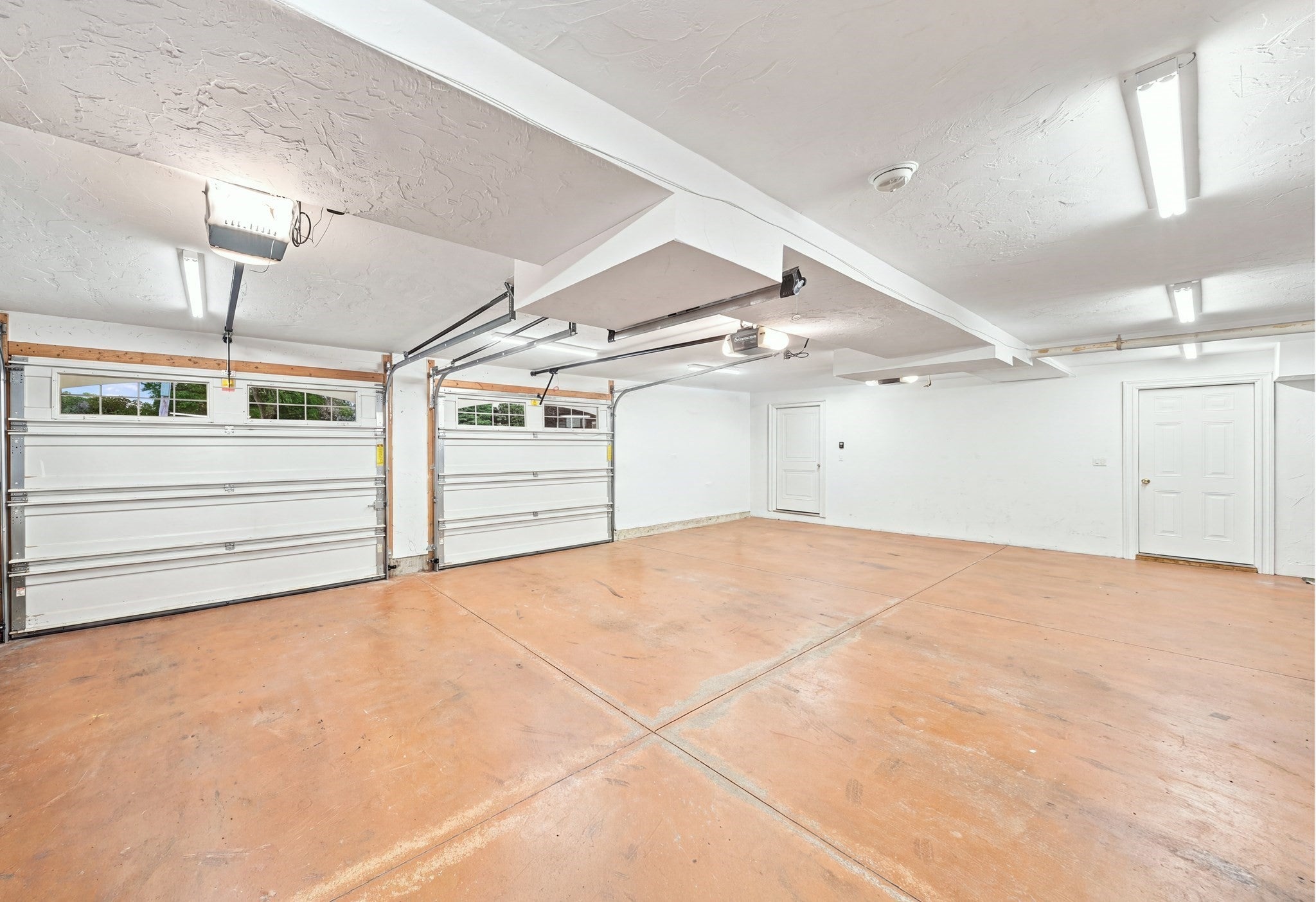 5 Dell Ave Wakefield, MA 01880