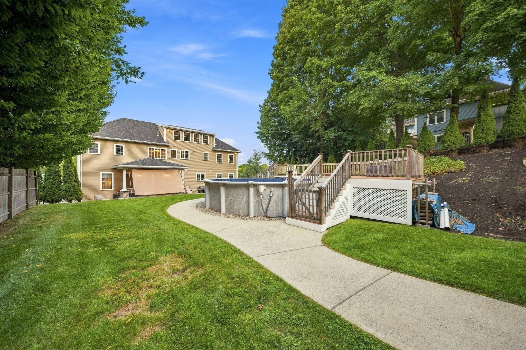 5 Dell Ave Wakefield, MA 01880