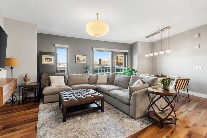300 Pier 4th Blvd #5J,Boston, MA 02210